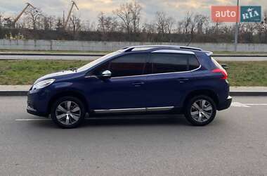 Внедорожник / Кроссовер Peugeot 2008 2015 в Киеве