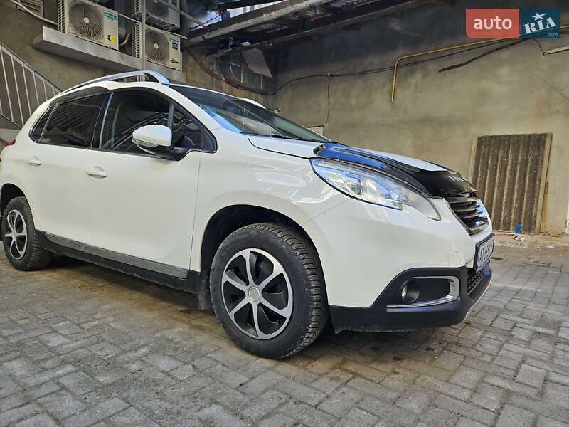 Позашляховик / Кросовер Peugeot 2008 2014 в Коломиї