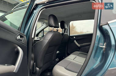 Позашляховик / Кросовер Peugeot 2008 2016 в 