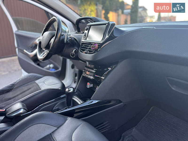 Позашляховик / Кросовер Peugeot 2008 2015 в Житомирі