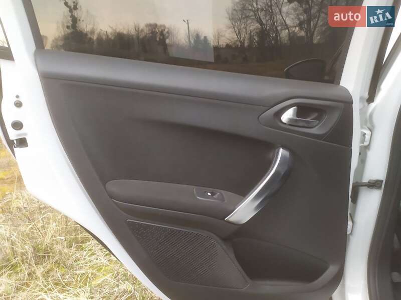 Позашляховик / Кросовер Peugeot 2008 2014 в Бродах