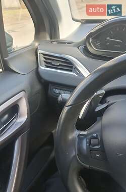 Внедорожник / Кроссовер Peugeot 2008 2016 в 