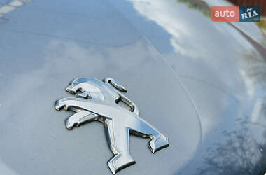 Позашляховик / Кросовер Peugeot 2008 2013 в 