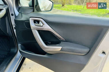 Позашляховик / Кросовер Peugeot 2008 2013 в 