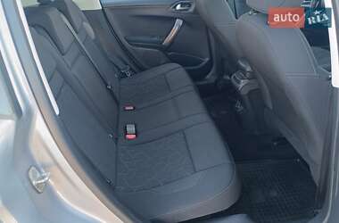 Внедорожник / Кроссовер Peugeot 2008 2016 в 