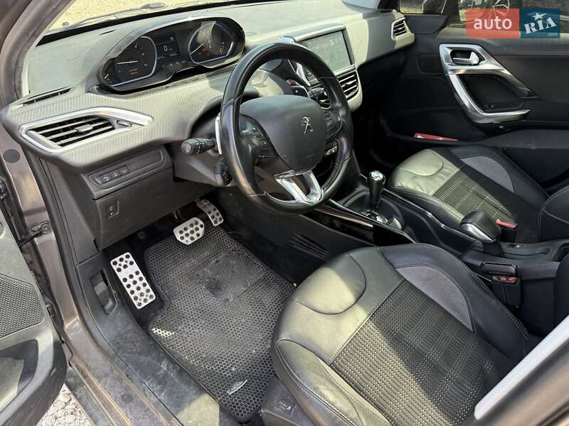 Позашляховик / Кросовер Peugeot 2008 2015 в Львові