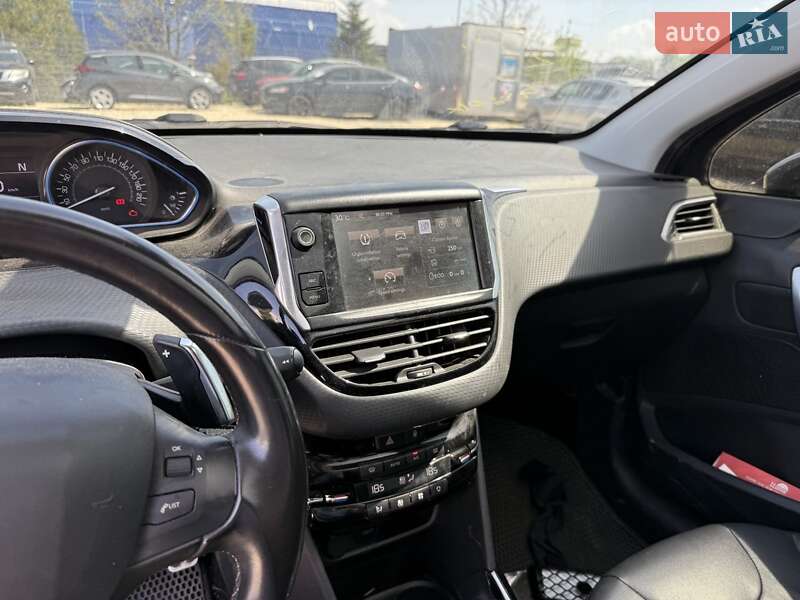 Позашляховик / Кросовер Peugeot 2008 2015 в Львові