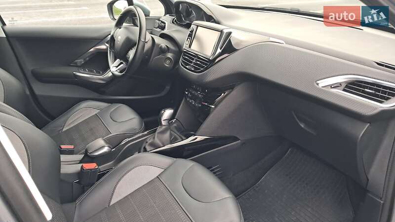 Внедорожник / Кроссовер Peugeot 2008 2016 в Львове