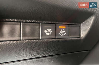 Внедорожник / Кроссовер Peugeot 2008 2022 в 