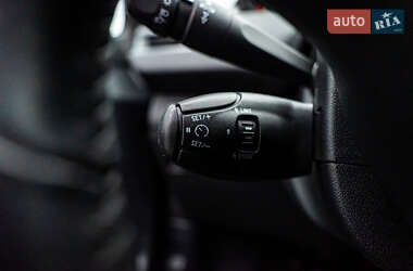 Позашляховик / Кросовер Peugeot 2008 2017 в 