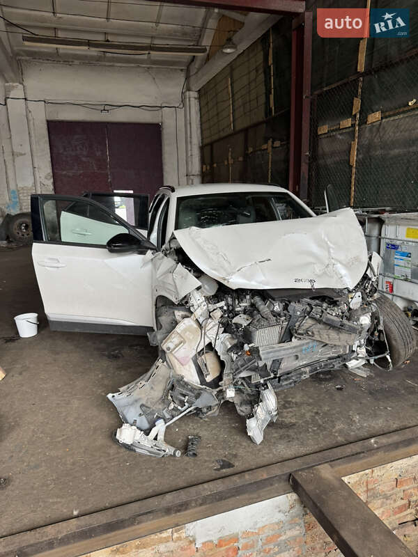 Позашляховик / Кросовер Peugeot 2008 2023 в Миронівці