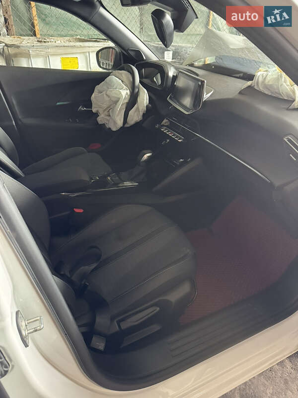 Позашляховик / Кросовер Peugeot 2008 2023 в Миронівці