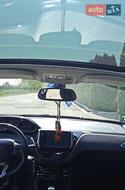 Внедорожник / Кроссовер Peugeot 2008 2013 в 