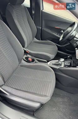 Позашляховик / Кросовер Peugeot 2008 2020 в 