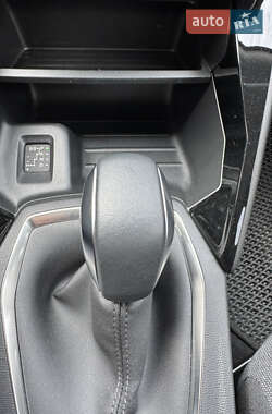 Позашляховик / Кросовер Peugeot 2008 2020 в 