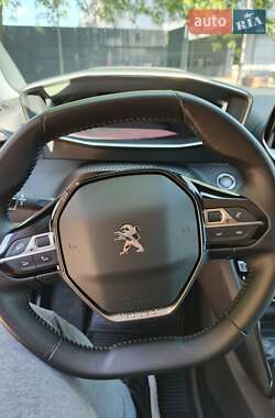 Внедорожник / Кроссовер Peugeot 2008 2020 в 