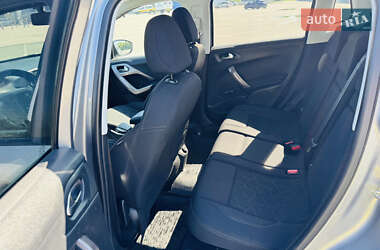 Позашляховик / Кросовер Peugeot 2008 2013 в 