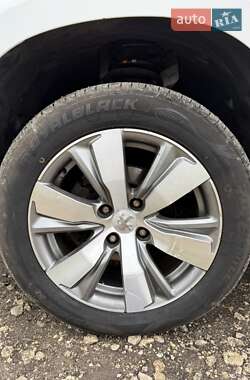 Внедорожник / Кроссовер Peugeot 2008 2013 в 