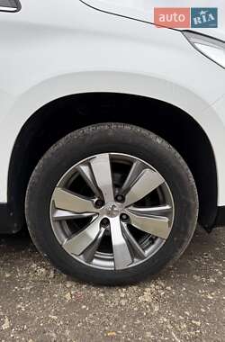 Внедорожник / Кроссовер Peugeot 2008 2013 в 