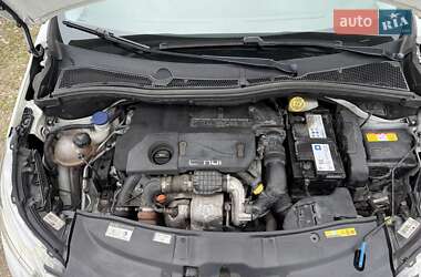 Внедорожник / Кроссовер Peugeot 2008 2013 в 