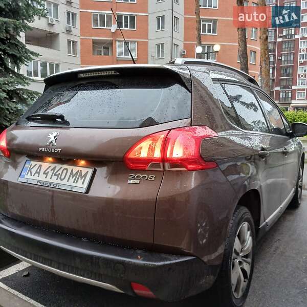 Внедорожник / Кроссовер Peugeot 2008 2015 в Ирпене