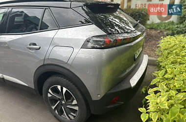 Позашляховик / Кросовер Peugeot 2008 2022 в 