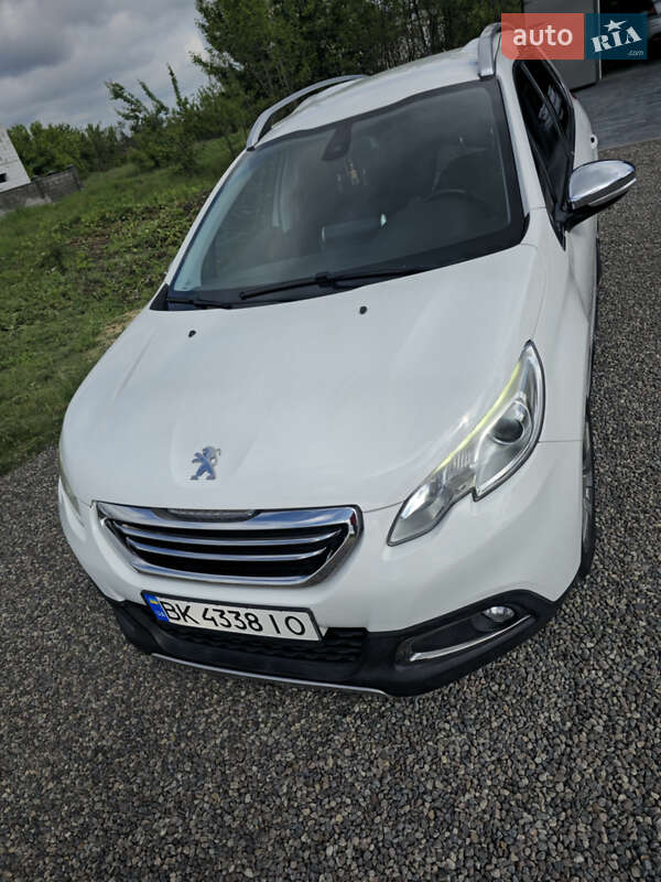 Позашляховик / Кросовер Peugeot 2008 2015 в Сарнах