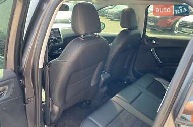 Внедорожник / Кроссовер Peugeot 2008 2015 в 