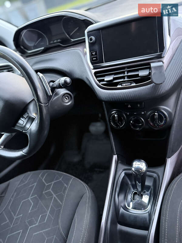 Внедорожник / Кроссовер Peugeot 2008 2014 в Рава-Русской