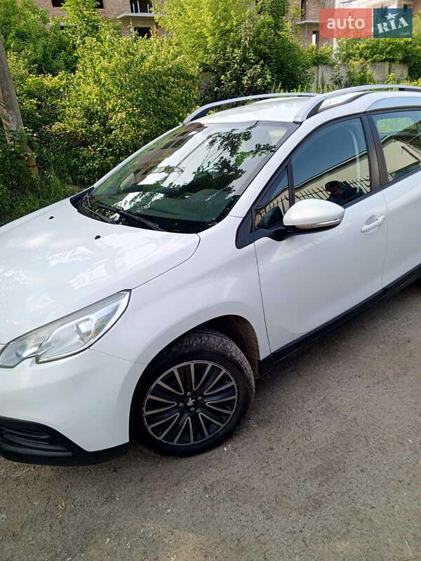 Позашляховик / Кросовер Peugeot 2008 2015 в Івано-Франківську