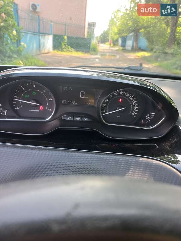 Позашляховик / Кросовер Peugeot 2008 2015 в Івано-Франківську