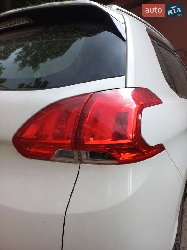 Позашляховик / Кросовер Peugeot 2008 2015 в Івано-Франківську