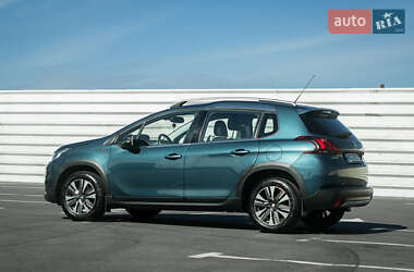 Внедорожник / Кроссовер Peugeot 2008 2016 в Львове