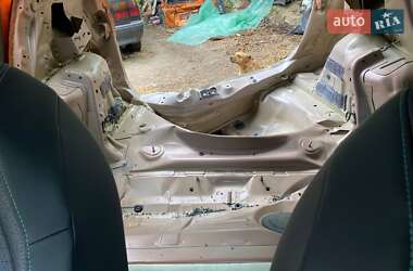 Позашляховик / Кросовер Peugeot 2008 2021 в 
