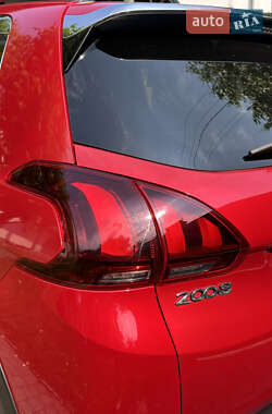 Внедорожник / Кроссовер Peugeot 2008 2019 в 