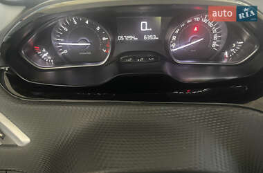 Позашляховик / Кросовер Peugeot 2008 2015 в 