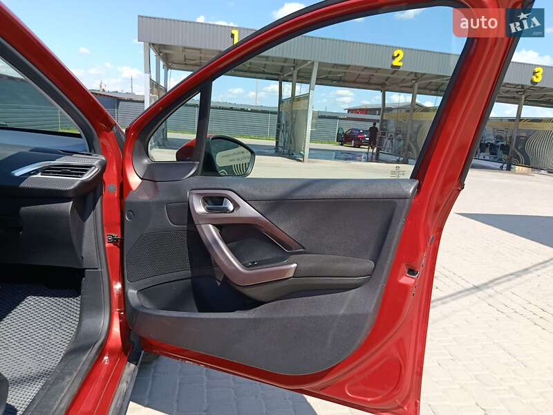 Внедорожник / Кроссовер Peugeot 2008 2014 в Ирпене фото 7 Внедорожник / Кроссовер Peugeot 2008 2014 в Ирпене
