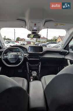 Позашляховик / Кросовер Peugeot 2008 2022 в 
