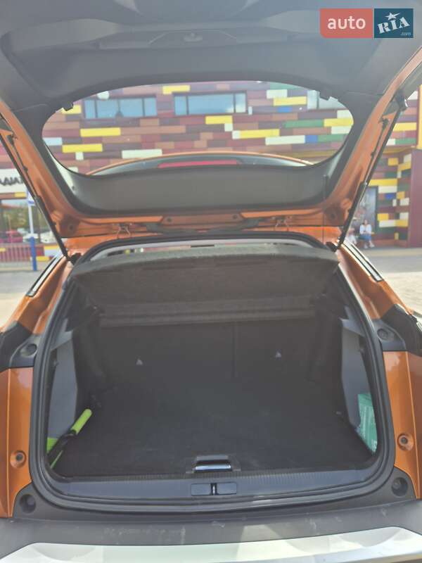 Позашляховик / Кросовер Peugeot 2008 2019 в Львові