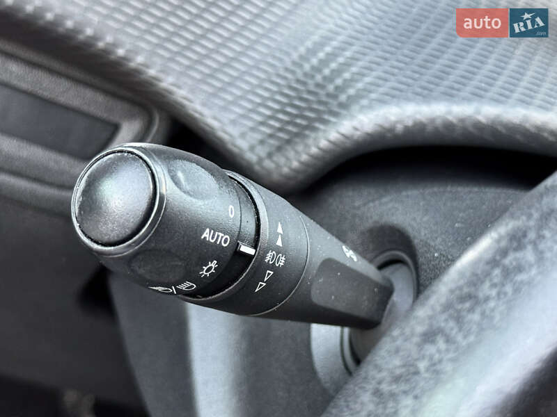 Позашляховик / Кросовер Peugeot 2008 2019 в Києві фото 31 Позашляховик / Кросовер Peugeot 2008 2019 в Києві