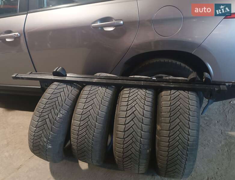 Позашляховик / Кросовер Peugeot 2008 2014 в Львові фото 4 Позашляховик / Кросовер Peugeot 2008 2014 в Львові