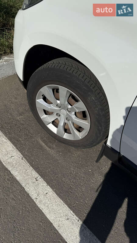 Позашляховик / Кросовер Peugeot 2008 2014 в Черкасах