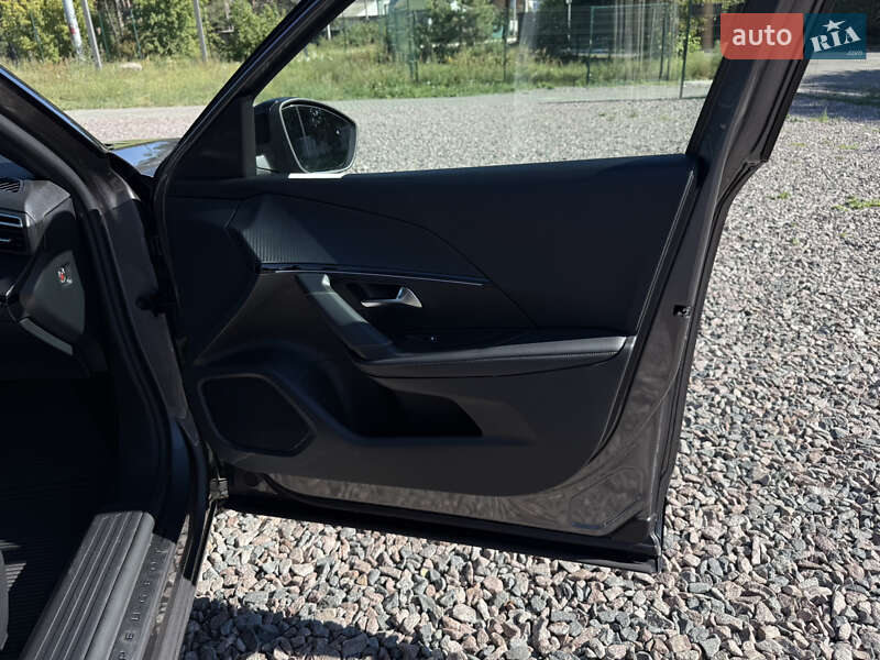 Внедорожник / Кроссовер Peugeot 2008 2022 в Киеве фото 35 Внедорожник / Кроссовер Peugeot 2008 2022 в Киеве