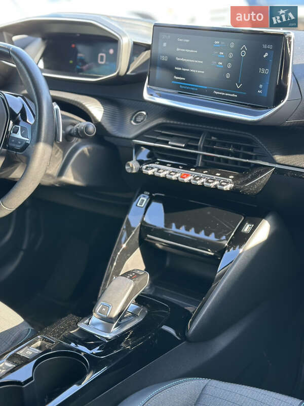 Внедорожник / Кроссовер Peugeot 2008 2021 в Ивано-Франковске