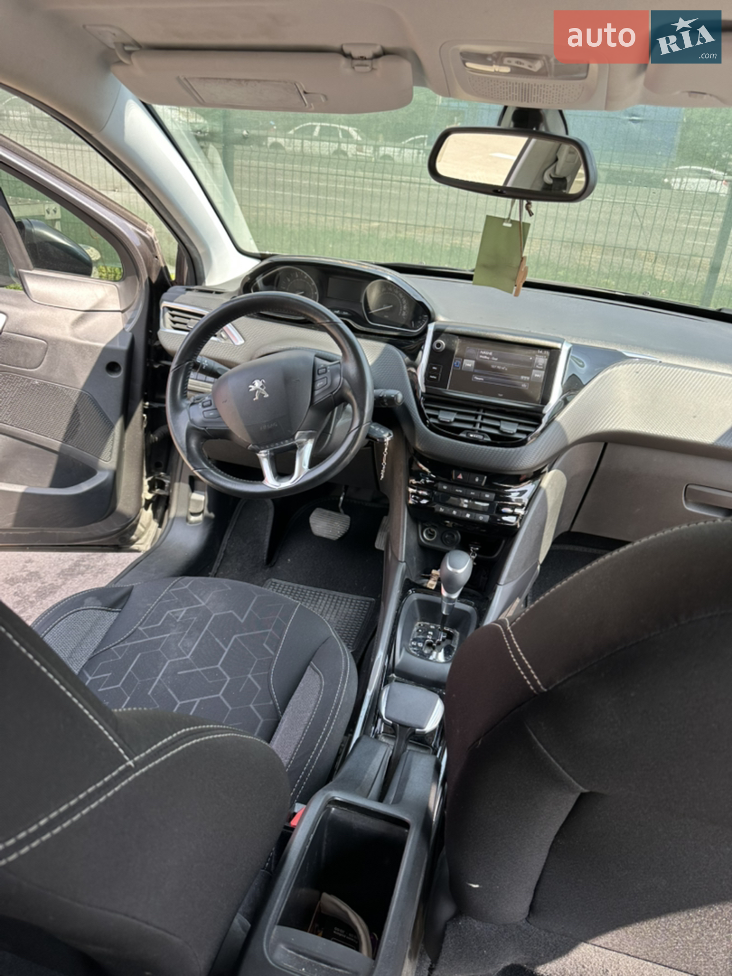 2017 Peugeot 2008 - мініатюра 11
