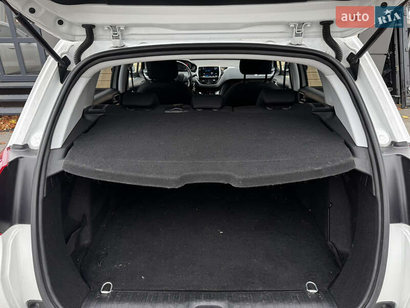 Позашляховик / Кросовер Peugeot 2008 2017 в Києві