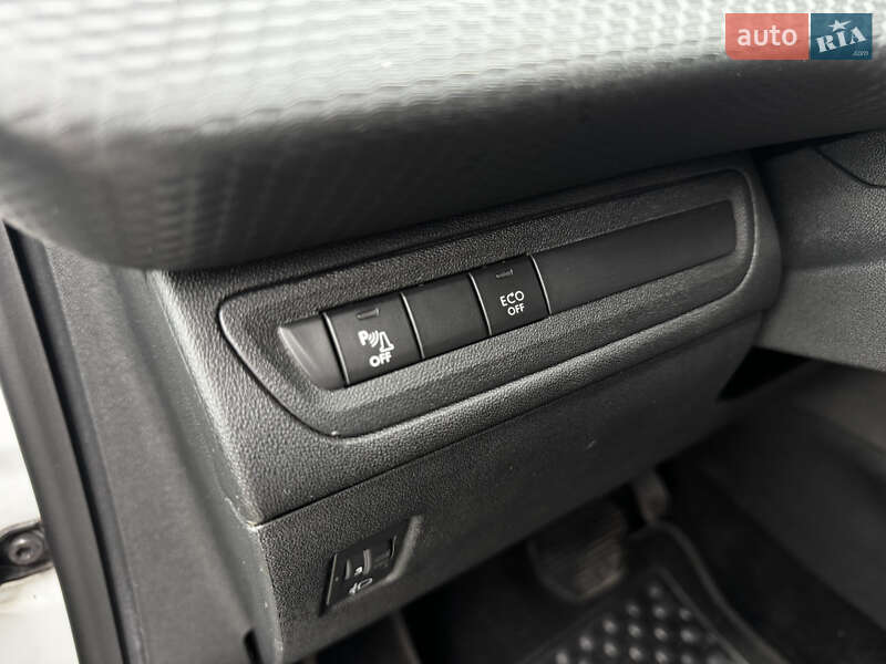 Позашляховик / Кросовер Peugeot 2008 2017 в Києві