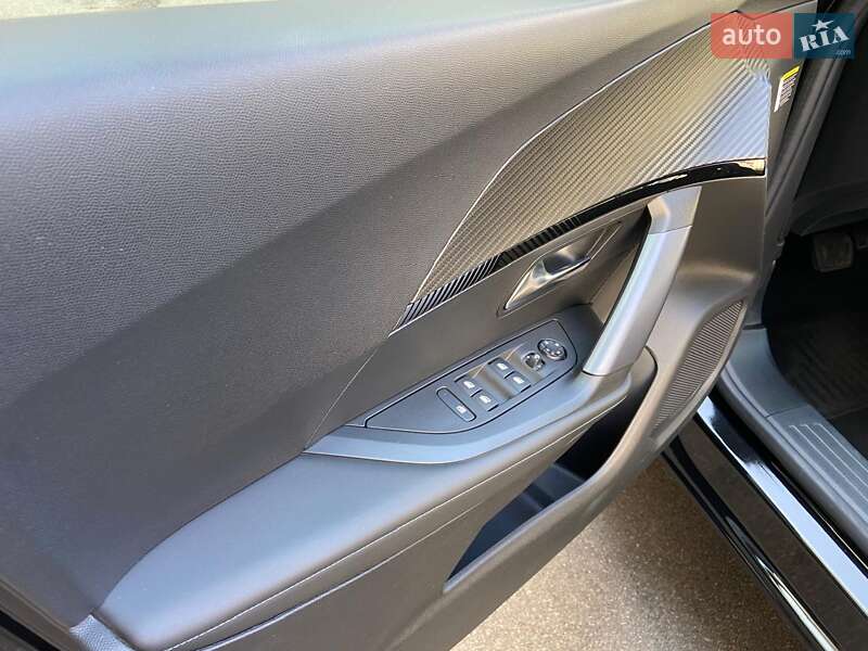 Внедорожник / Кроссовер Peugeot 2008 2020 в Киеве