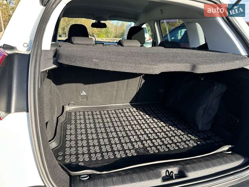 Внедорожник / Кроссовер Peugeot 2008 2017 в Киеве фото 6 Внедорожник / Кроссовер Peugeot 2008 2017 в Киеве