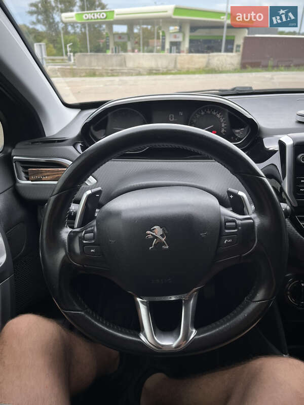 Внедорожник / Кроссовер Peugeot 2008 2016 в Жидачове фото 6 Внедорожник / Кроссовер Peugeot 2008 2016 в Жидачове